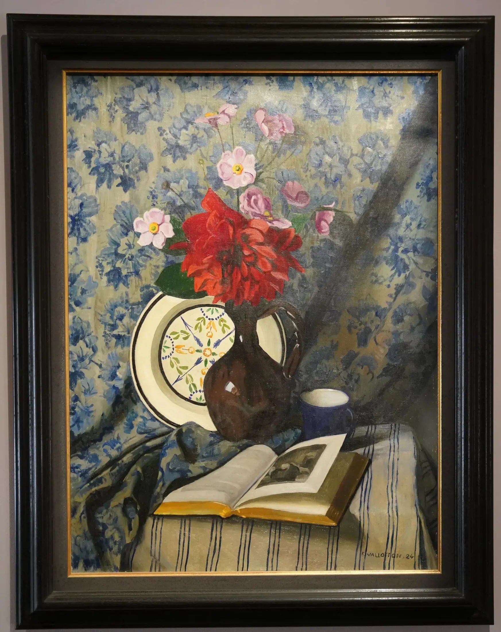 Dahlias rouges et livre ouvert - Félix Vallotton image 1 reproduction artisanale de tableau