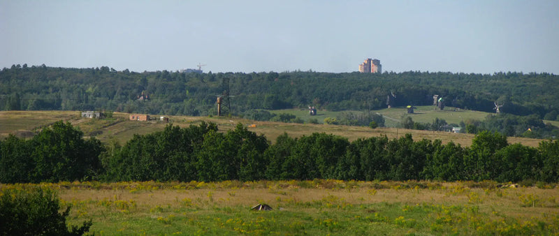 Wiatrak na polu - Ivan Chichkine