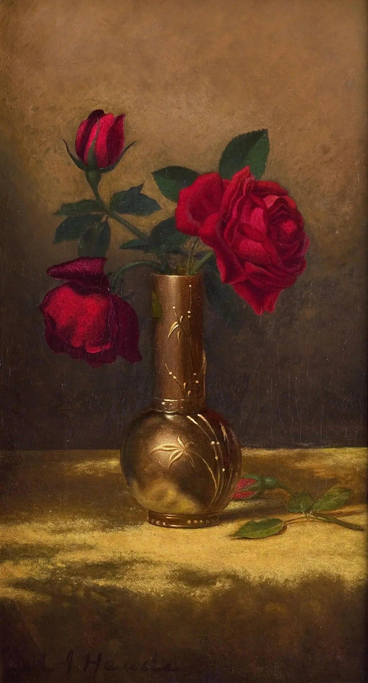 Roses rouges dans un vase japonais sur un tissu en velours doré - Martin Johnson Heade image 1 reproduction de peinture à l’huile