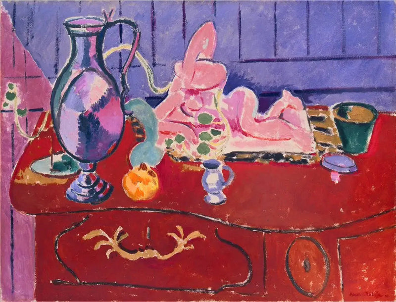 Rzeźba i różowa dzbanek na czerwonej komodzie - Henri Matisse
